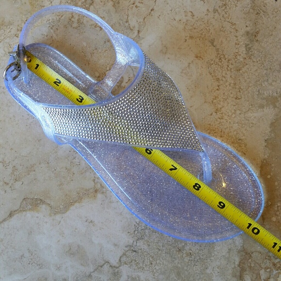 FIrM! CleAr JelLy sTuDdEd beAch th0ng sAndAl - Picture 4 of 7